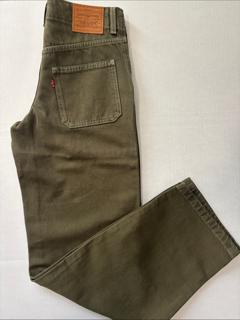 Levi's Baggy dad Women’s Olive Green Cargo Pants size 24x32